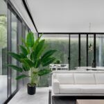 Artificial Bird of Paradise Plant 28“, 18 Trunks, Faux Palm Tree in Pot for Indoor/Outdoor Décor - Image 5